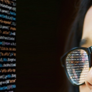 Trop peu de femmes dans les métiers numériques