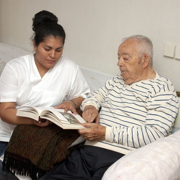 Un statut d'employé pour les aides familiales et les gardes à domicile